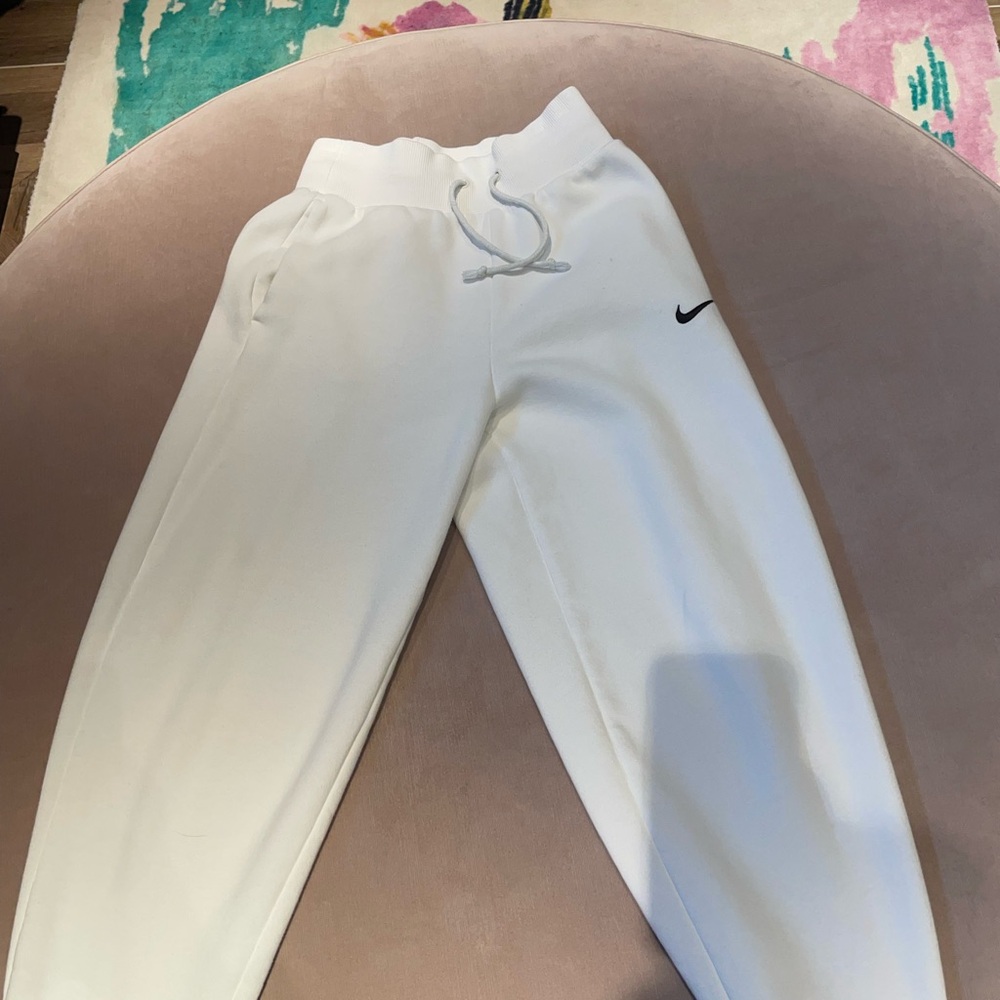 Nike White Joggers Relaxed Fit Sweatpants